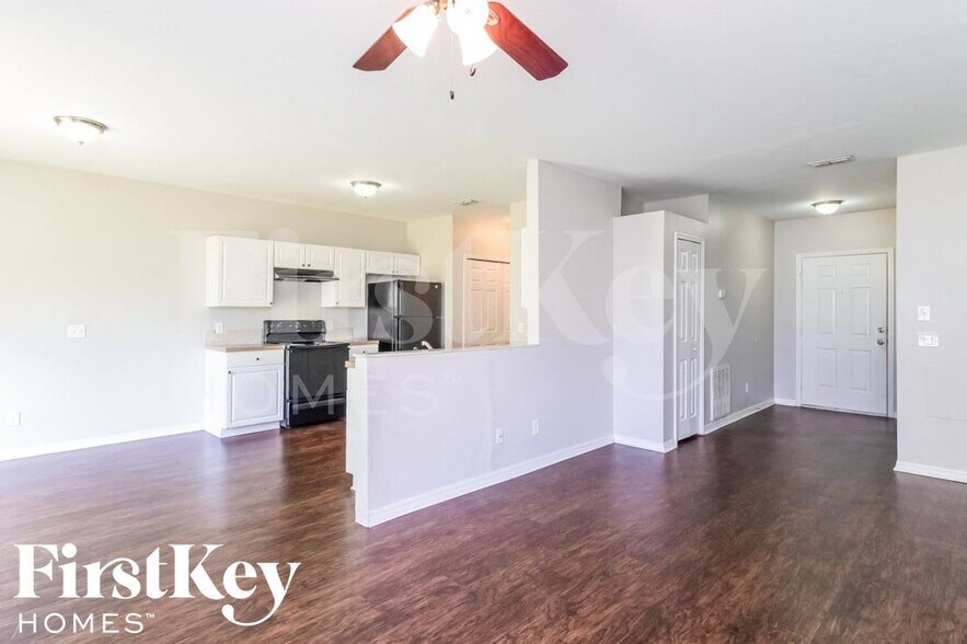 Building Photo - 2641 Yamada Ln