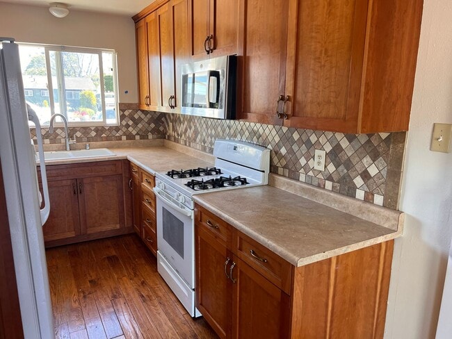 Building Photo - 3 Bedroom home for Rent