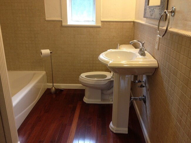 Building Photo - 3009 Oberlin Ave