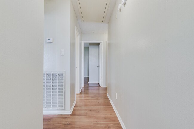 Building Photo - 22206 N Fork Dr