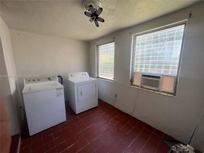 Building Photo - 740 NW 31st St