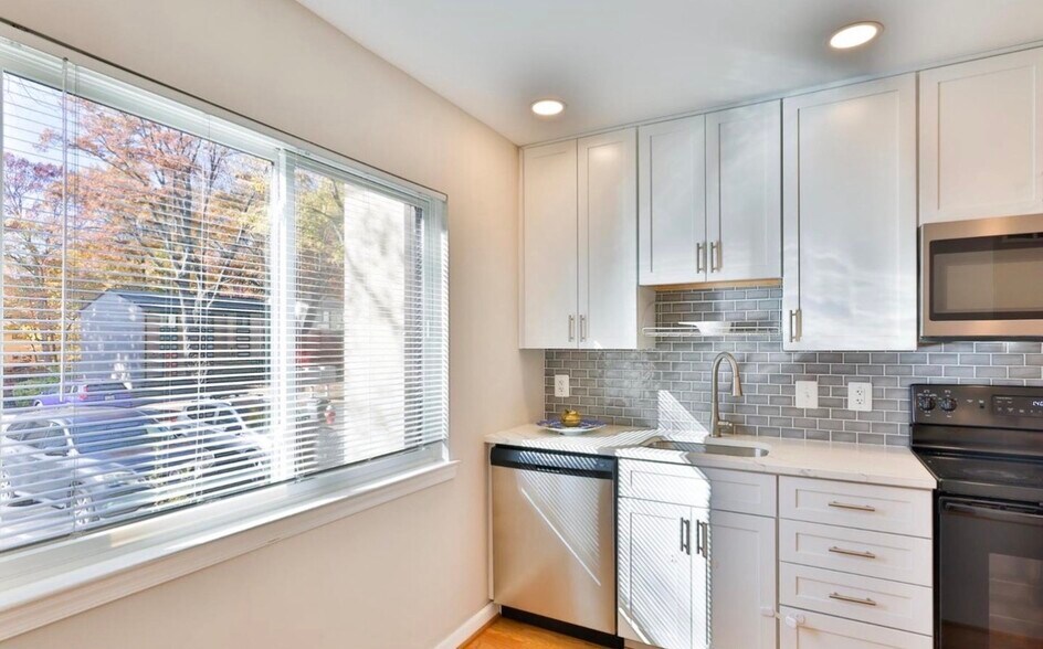 Building Photo - 11817 Coopers Ct