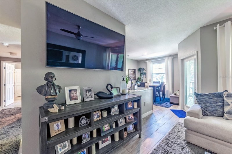 Building Photo - 1910 E Palm Ave