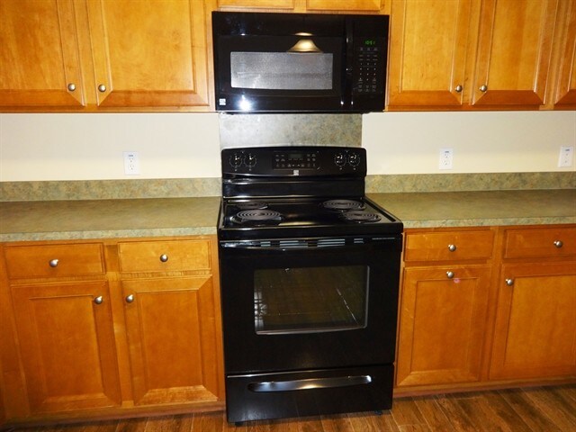 Building Photo - 1131 Moss Grove Dr