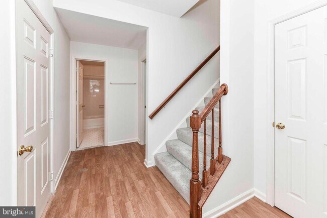 Building Photo - 3105 White Daisy Pl