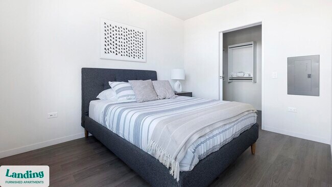 Building Photo - 2480-2522-2522 N Milwaukee Ave