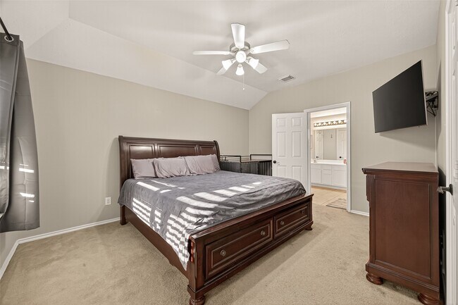 Building Photo - 205 Colony Lake Ln