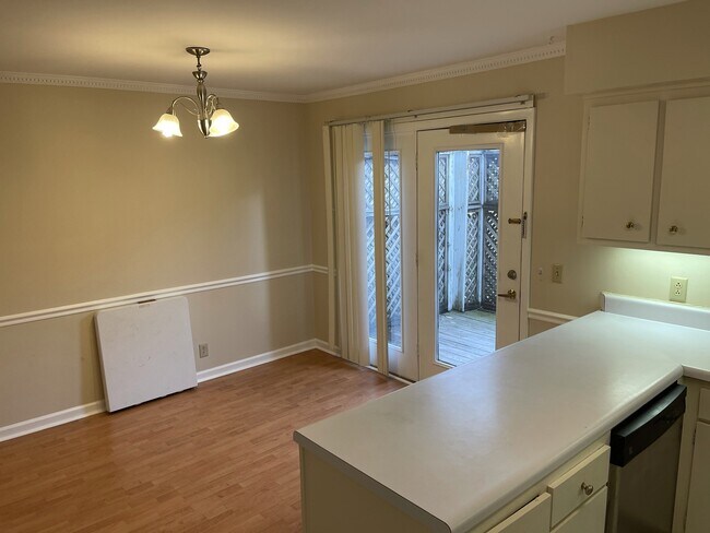 Building Photo - 2629 Blakemore Ave