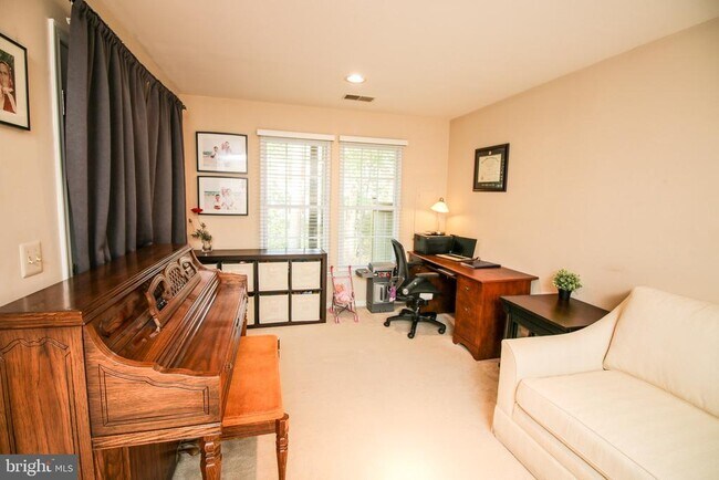 Building Photo - 1392 Park Garden Ln