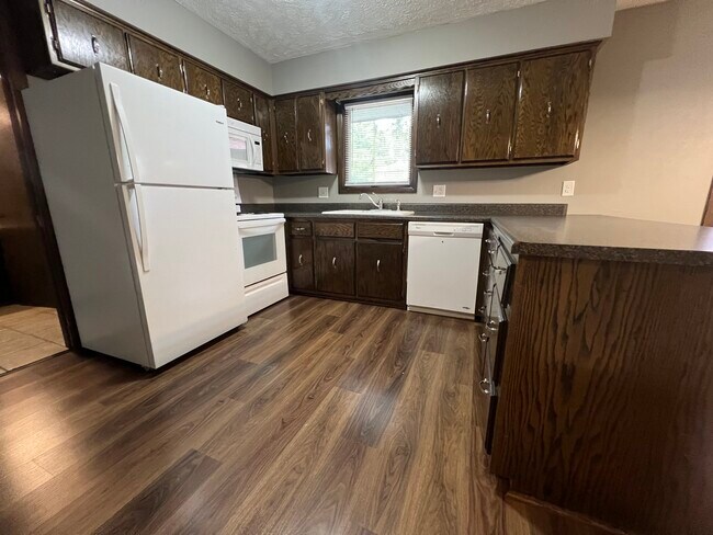 Building Photo - 5034 Meredeth St