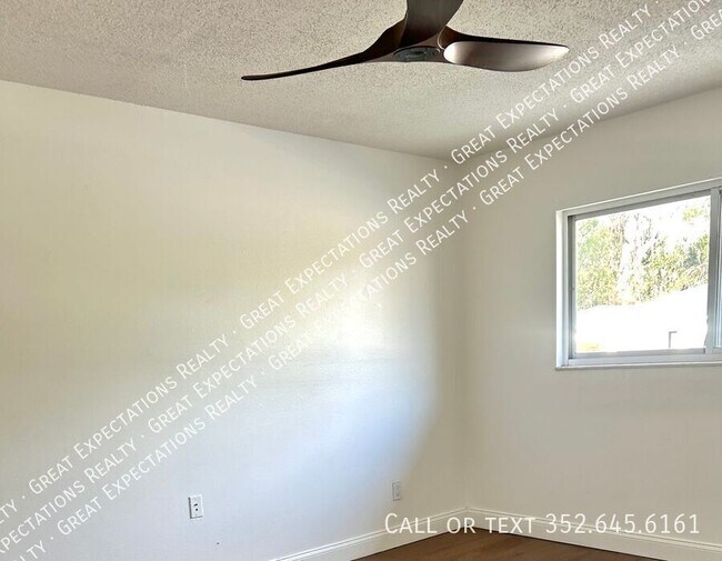 Building Photo - 5854 SE Drew Rd