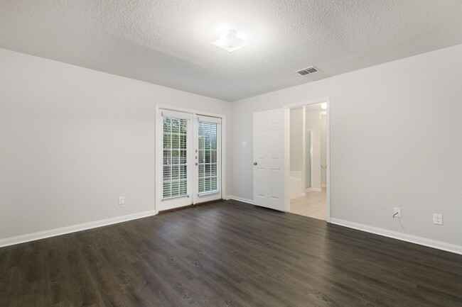 Building Photo - Luckey Ranch Single Story 3 bedroom with d...