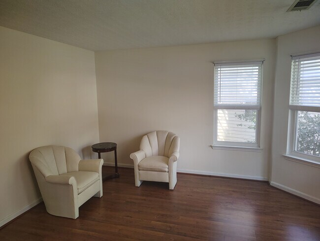 Building Photo - Room in Single Family Home on Caloosa Cove SW
