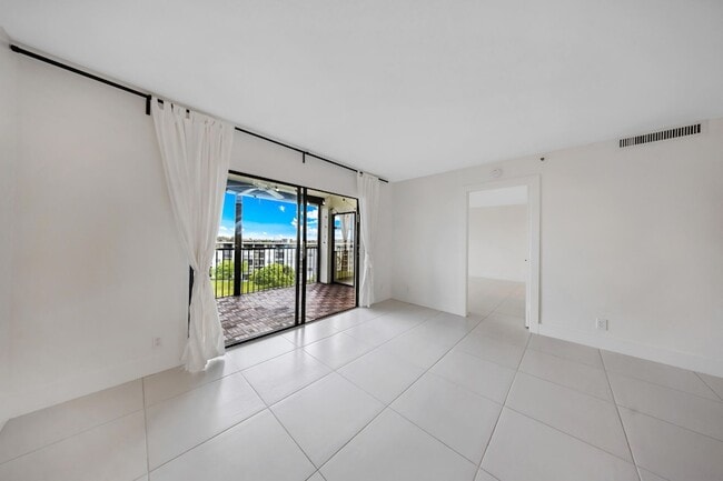Building Photo - 2217 Cypress Island Dr