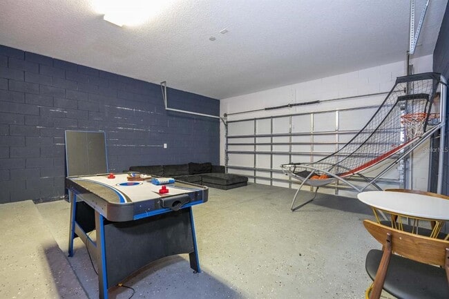 Building Photo - 280 Ballo Dr