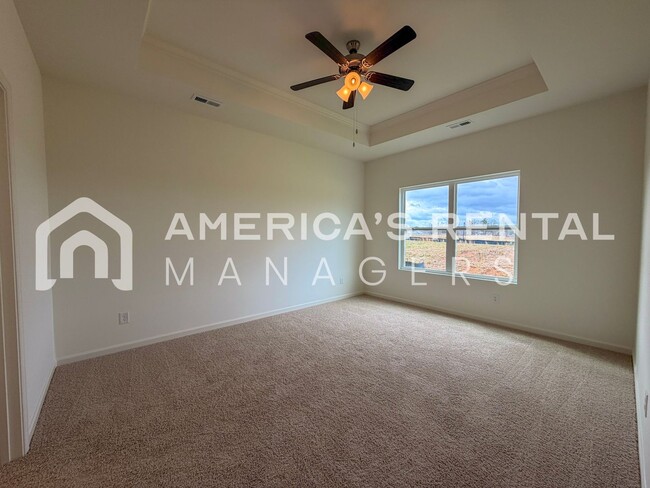 Building Photo - Modern Single Level Living in Doss Ferry - Available NOW!