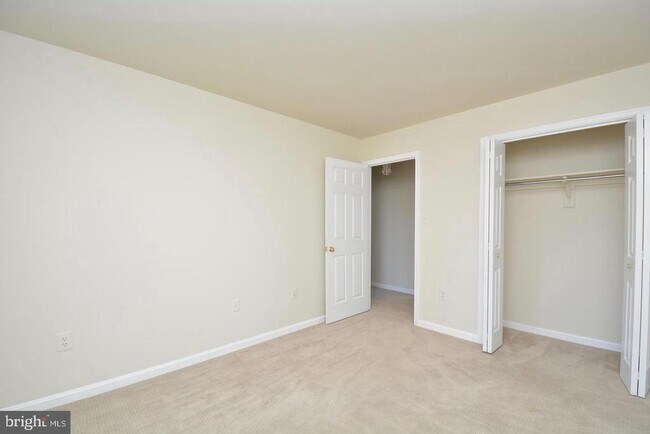 Building Photo - 7209 Burton Hill Ct