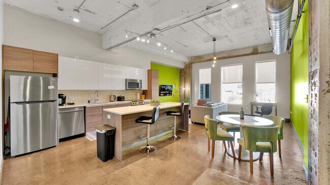 Building Photo - 500 S Ervay St