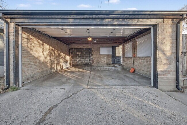 Building Photo - 3021 N Columbine St