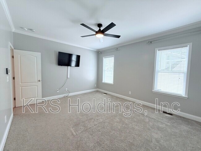 Building Photo - 5810 Spring Glen Lane