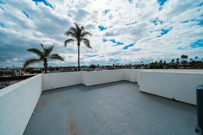 Building Photo - Hamilton