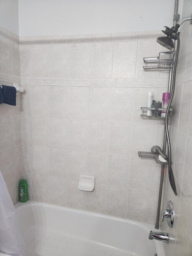 Building Photo - 4220 Gator Trace Ave