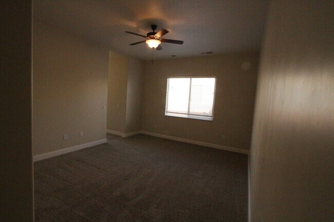 Building Photo - Move in Ready - Sand Hollow and Dunes Retreat