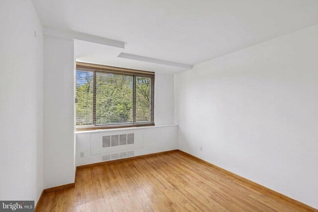 Building Photo - 4200 Cathedral Ave NW