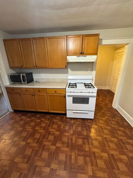 Building Photo - 1169 W Main St