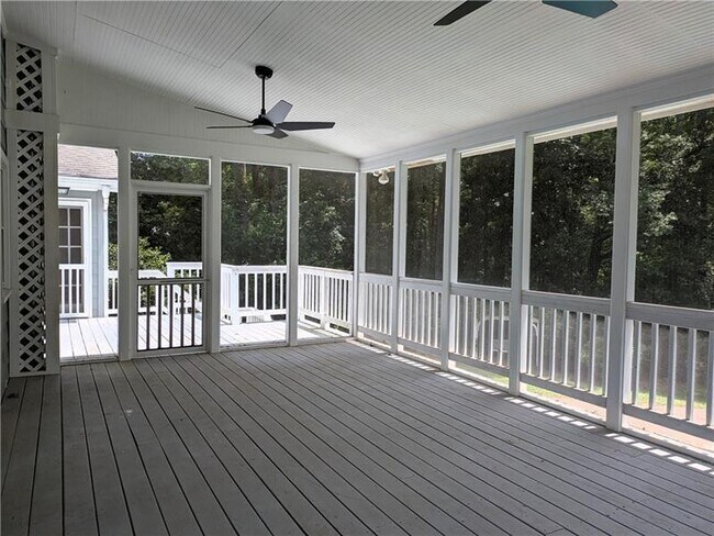 Building Photo - 220 Indian Hills Ct