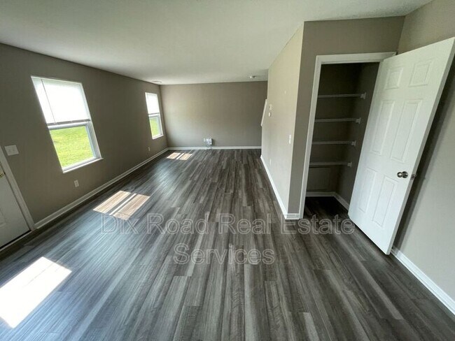 Building Photo - 810 Prescot Cir