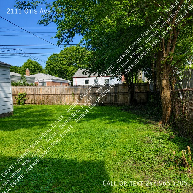 Building Photo - 2111 Otis Ave