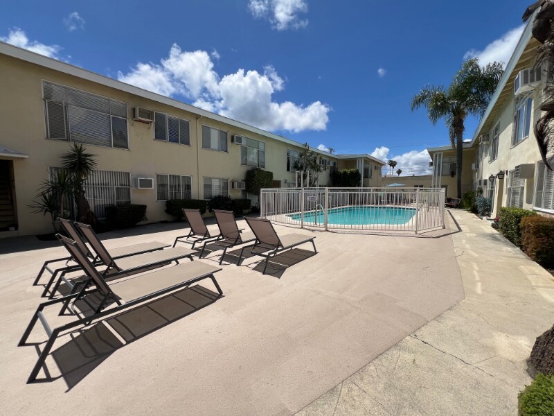 Building Photo - 4475 Murietta Ave