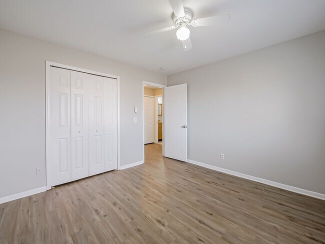 Building Photo - 825 S Grand Ave