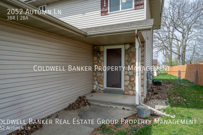 Building Photo - 2052 Autumn Ln