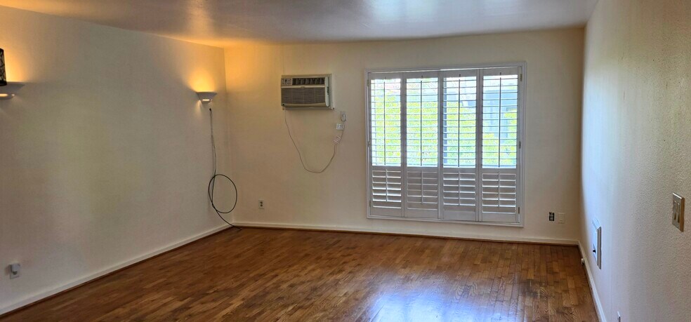 Living/Dining room - 1222 N Olive Dr