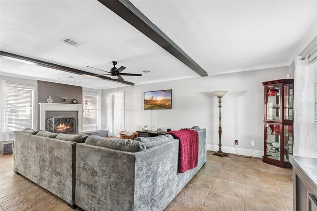 Building Photo - 19610 Forest Fern Dr