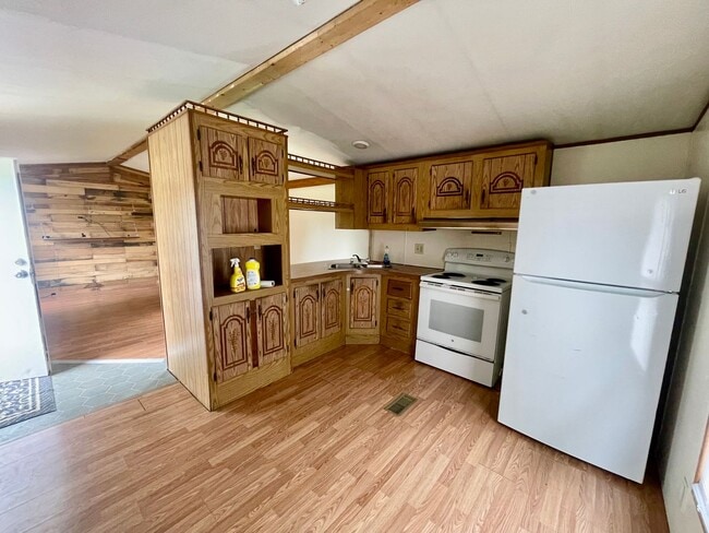 Building Photo - 2 Bed 1 Bath- Aliquippa PA