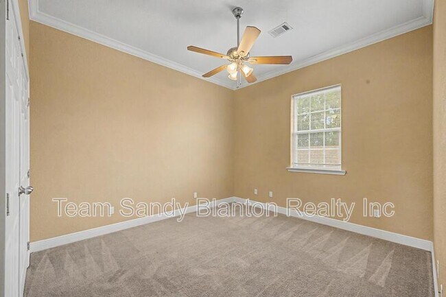 Building Photo - 542 S 72nd Ave