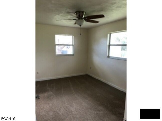Building Photo - 112 Crescent Lake Dr