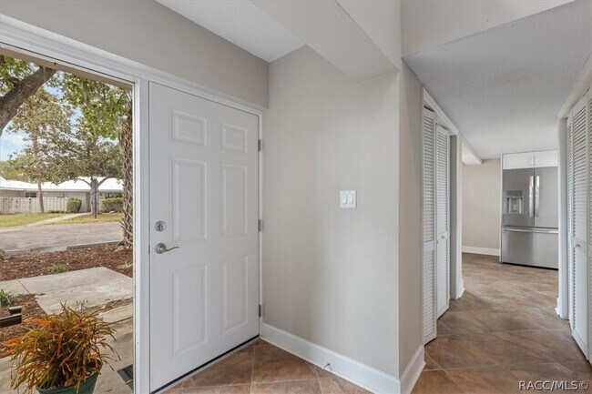 Building Photo - 11310 W Bayshore Dr