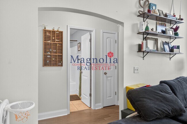 Building Photo - 3 bedrooms, 2 bathrooms in Richmond HIll's White Oak Subdivision! Close to I95, Savannah, Pooler ...