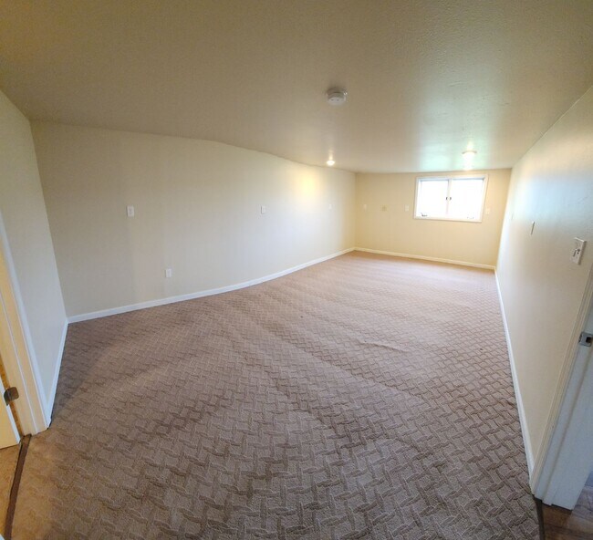 Building Photo - Commerce Duplex