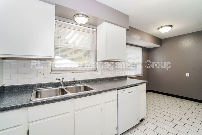 Building Photo - 1422 Weldon Ave