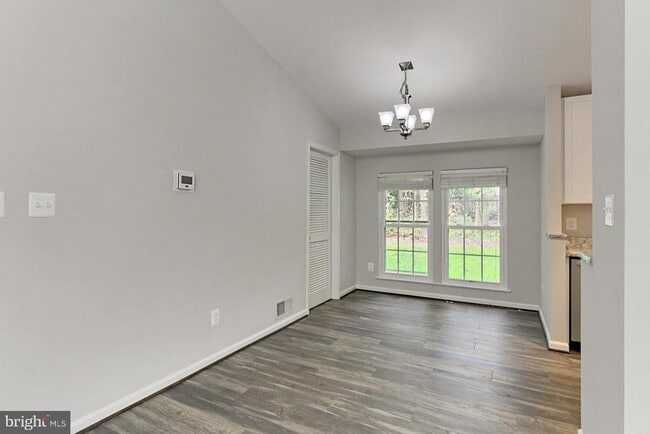 Building Photo - 20585 Triple Crown Ct