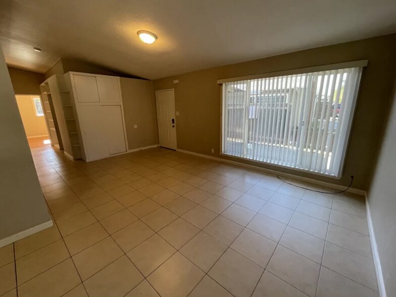 Building Photo - 12 Bryan Ave