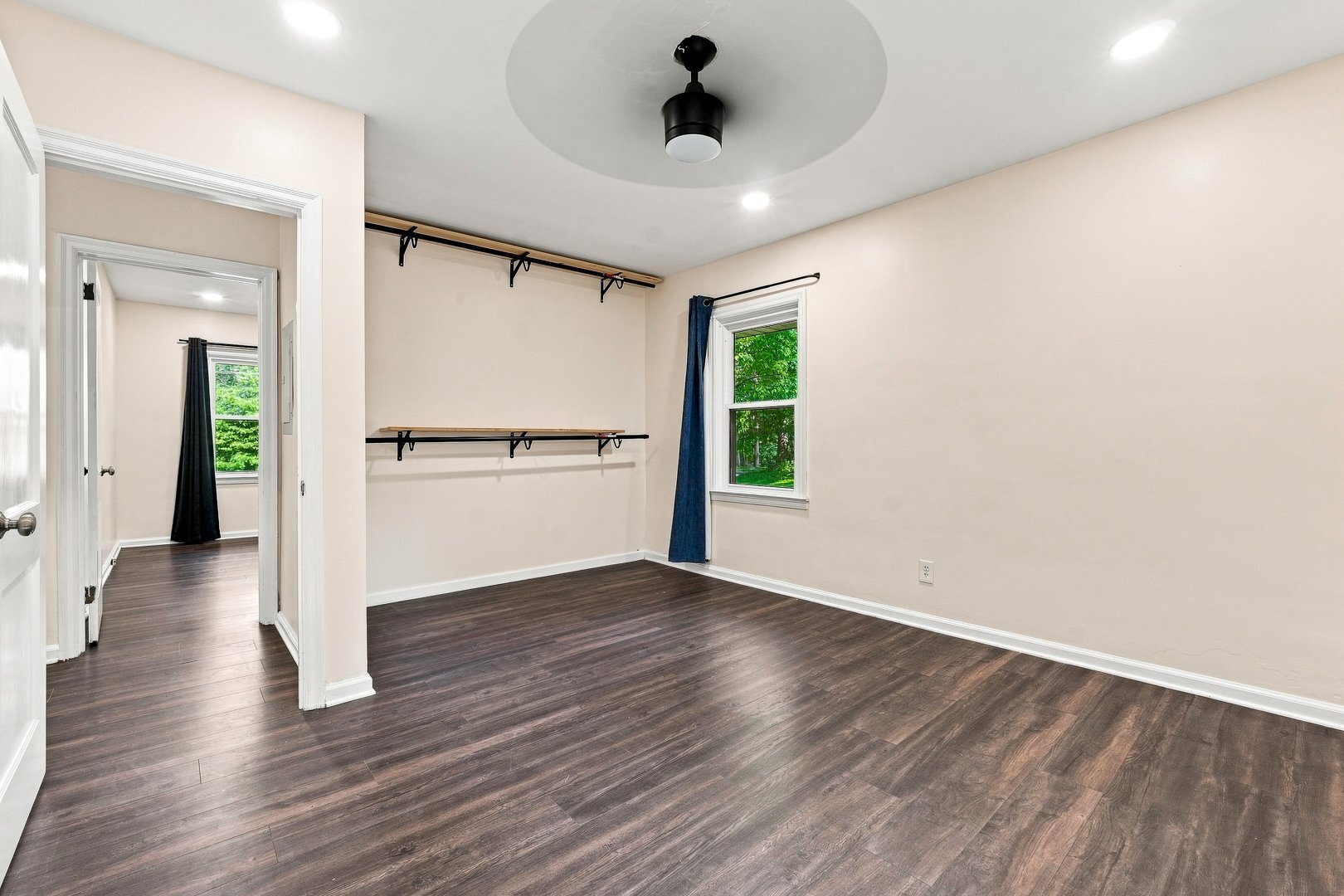Building Photo - 2875 Orion Dr