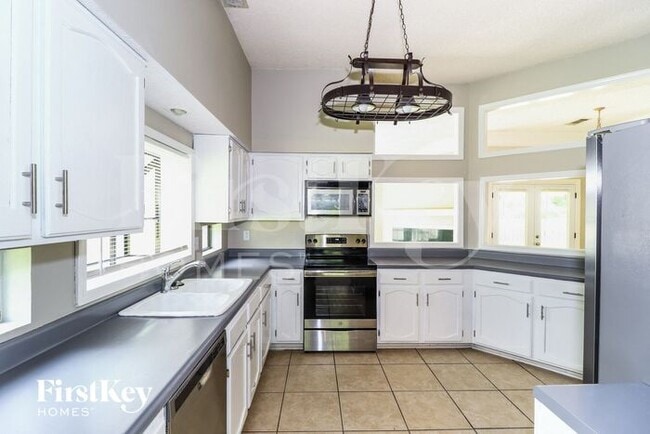 Building Photo - 1555 Wood Farms Dr