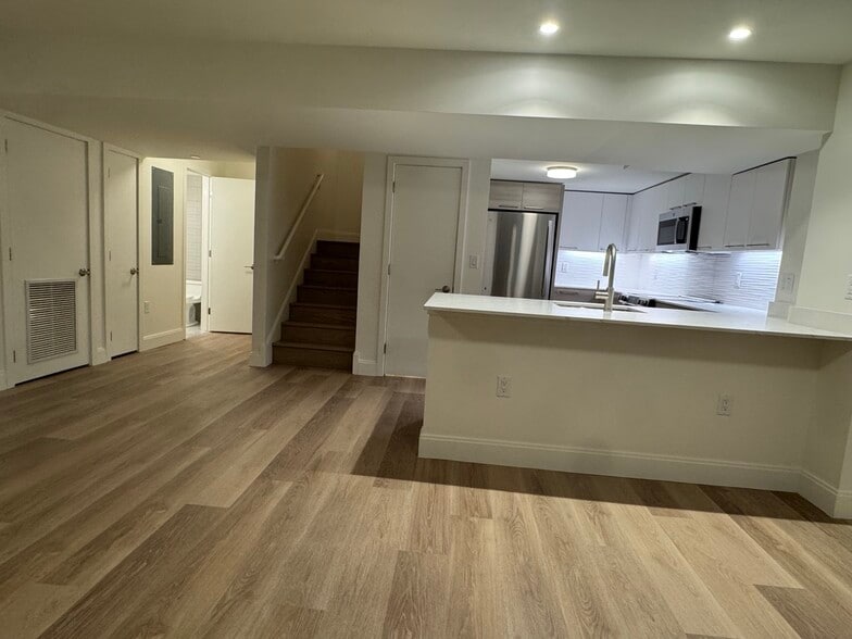 Building Photo - 1065 Commonwealth Ave