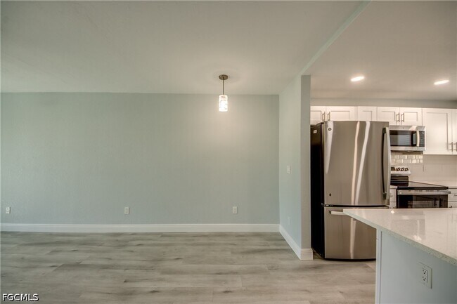 Building Photo - 16881 Davis Rd